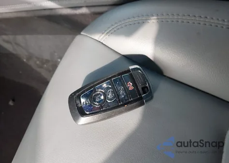 2022 Lincoln Corsair z USA, uszkodzony, nr VIN 0SLMC1C99NJL06617